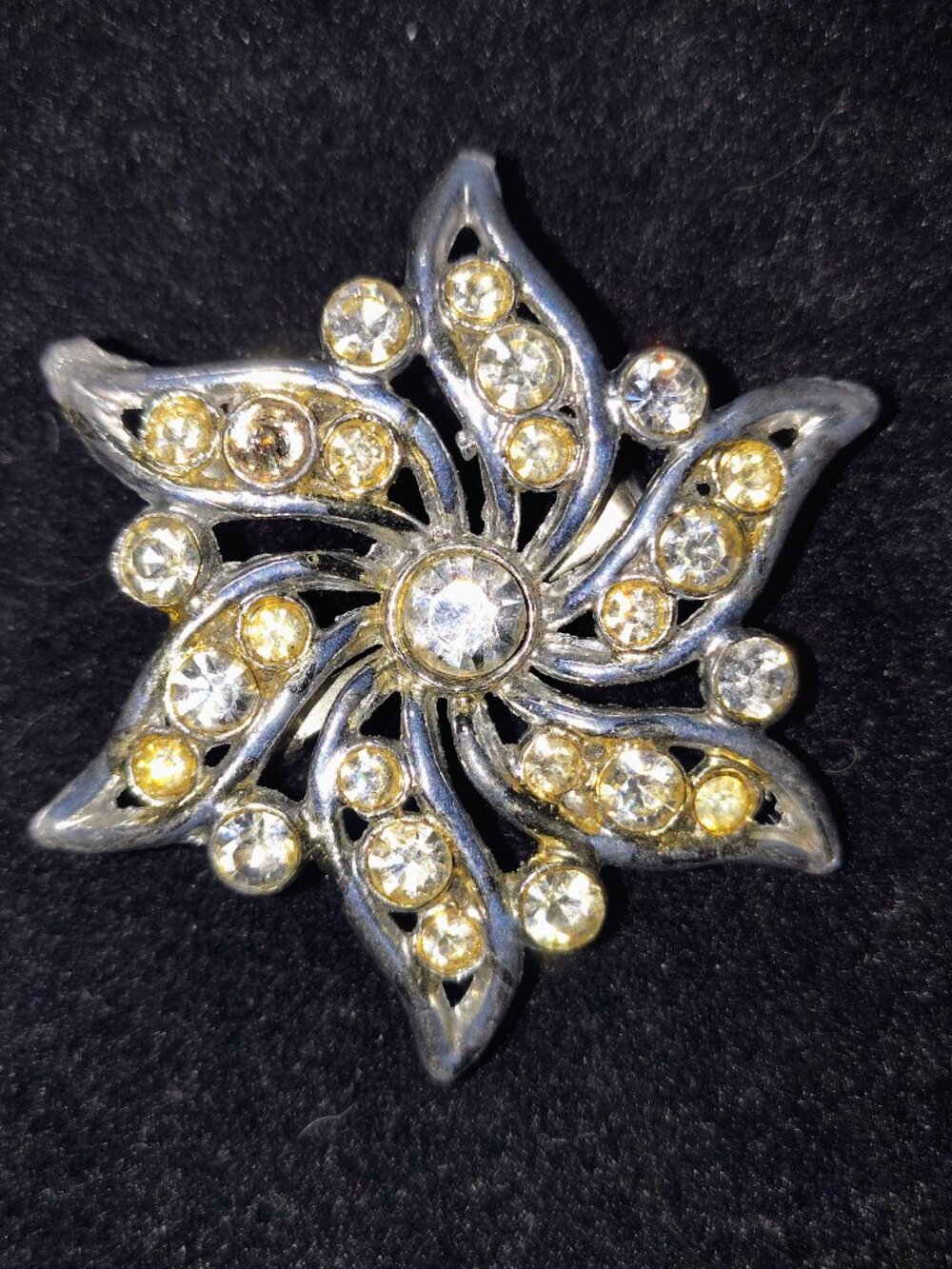 Vintage 1950s–60s Rhinestone Pinwheel Flower Brooch • Silver‑Tone Starburst